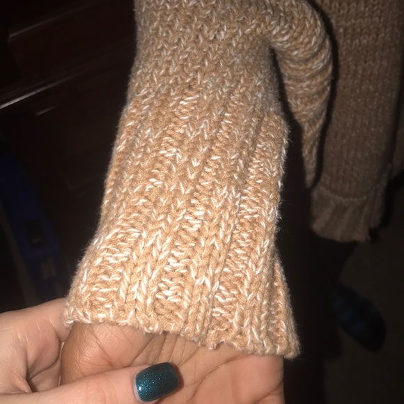 Sweater - Picture 5 of 6